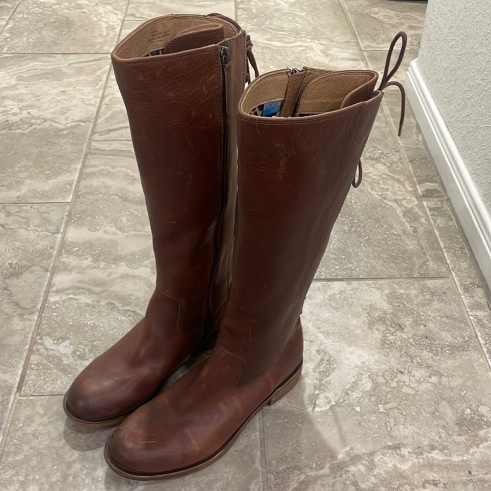 Sofft Brown Heeled Boots with Classic Equestrian Design